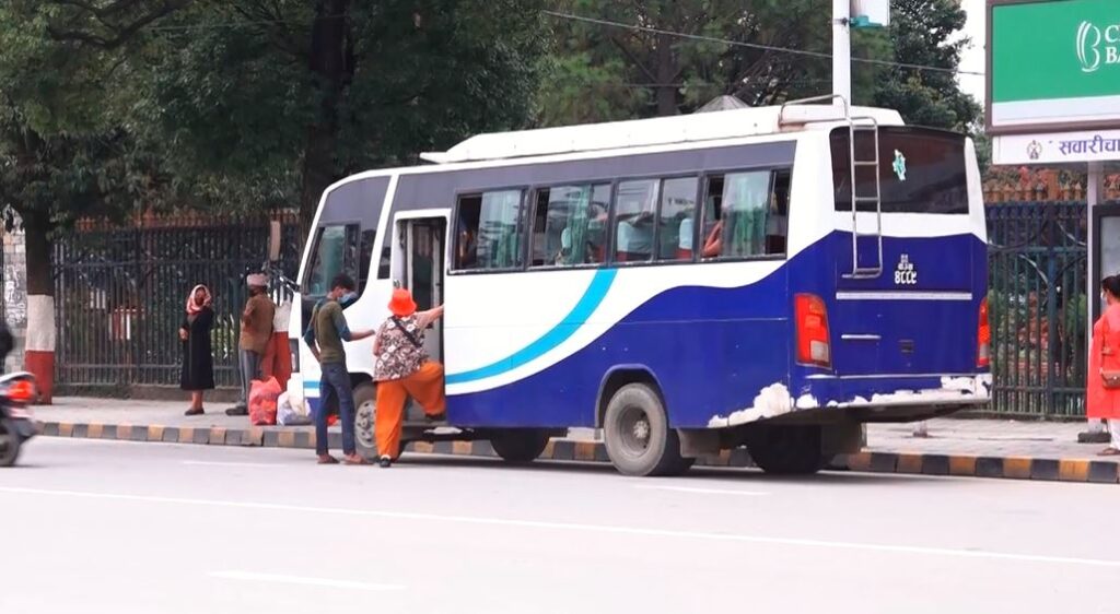 छोटो दूरीमा चल्ने सार्वजनिक गाडीले आफूखुसी भाडा असुल्न थाले