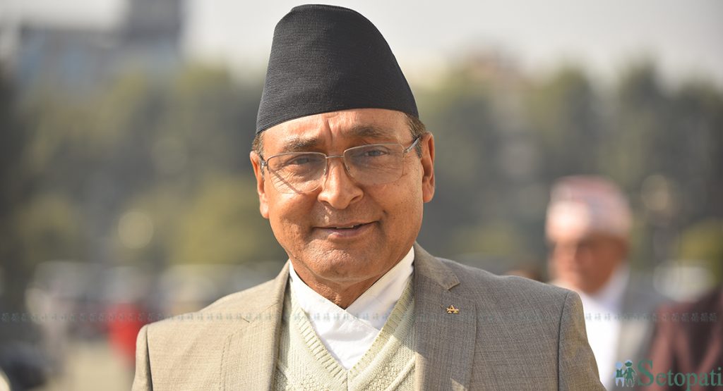 लैनचौरस्थित प्रहरी हिरासतमा रात विताएका रायमाझीलाई आज अदालतमा उपस्थित गराइँदै